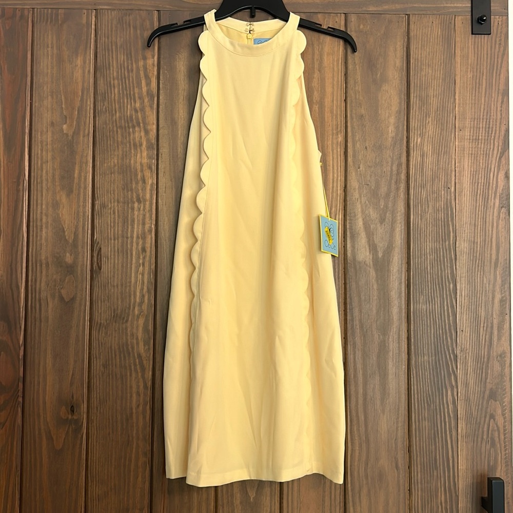 yellow dress